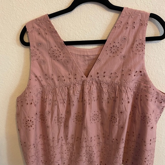 LOFT Eyelet Cropped Tank in Mauve - Picture 4 of 4